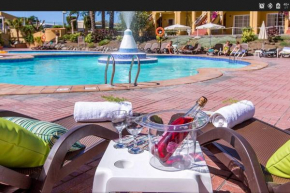 Apartamento suite confortable con piscina